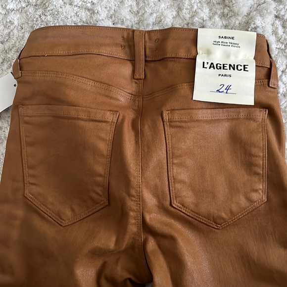 L’AGENCE caramel coated skinny jeans with zipper at ankle. NWT size 24 - Picture 5 of 7